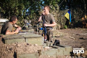 По данным штаба АТО, в результате обстрелов боевиков Марьинка до сих пор охвачена пожарами