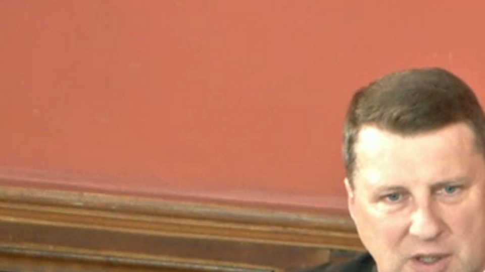 Новоизбранный президент Раймонд Вейонис дал пресс-конференцию