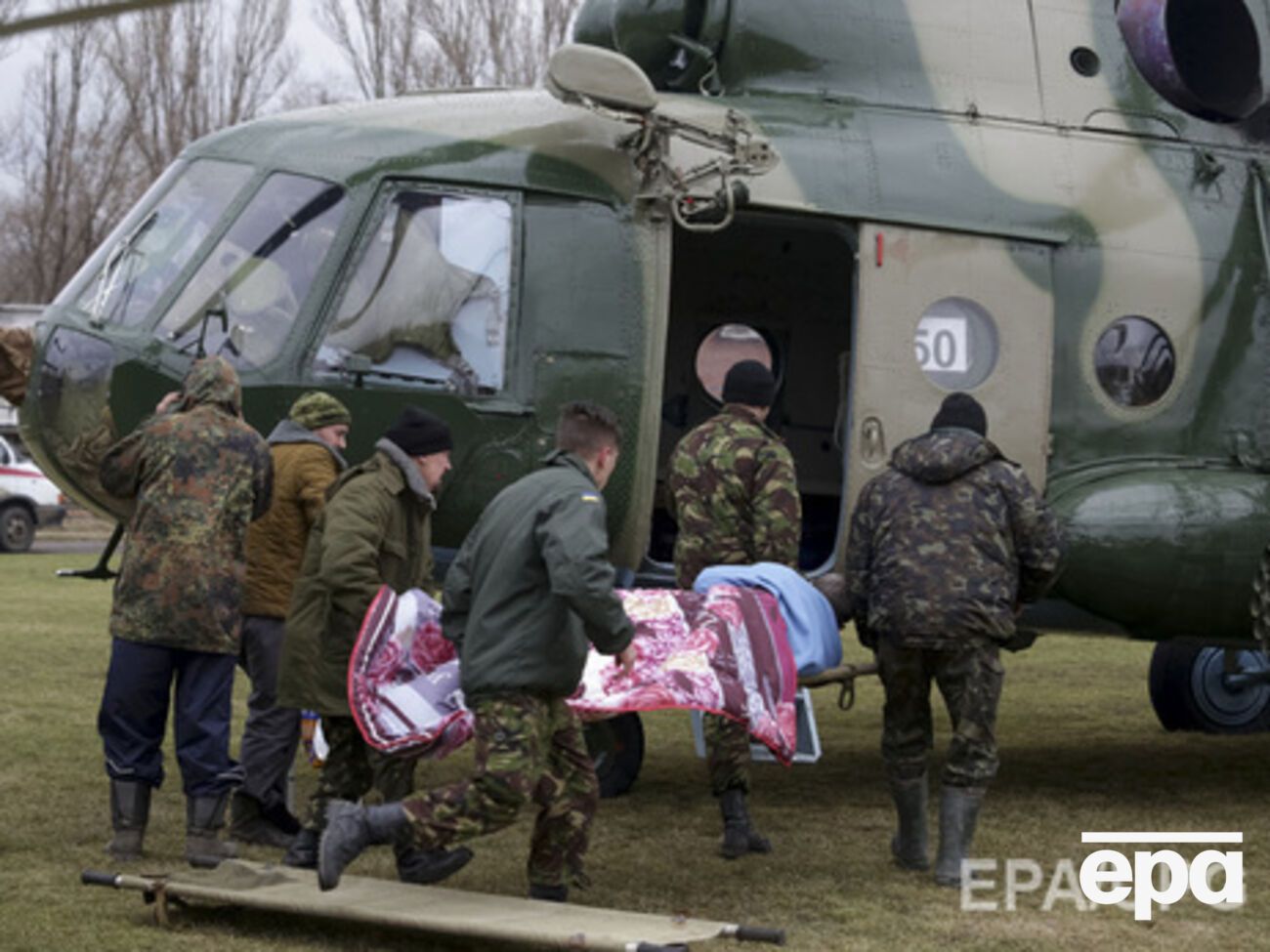 ОГА:&nbsp;20 бойцов, которые получили ранения во время боевых действий в Марьинском районе,&nbsp;были эвакуированы&nbsp;в Днепропетровск&nbsp;вертолетами
