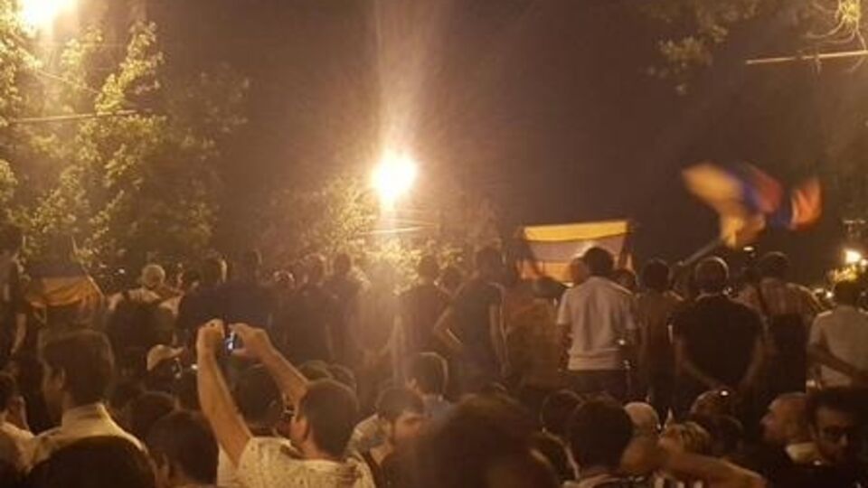 Полиция пообещала не мешать демонстрантам, если те не будут нарушать порядок