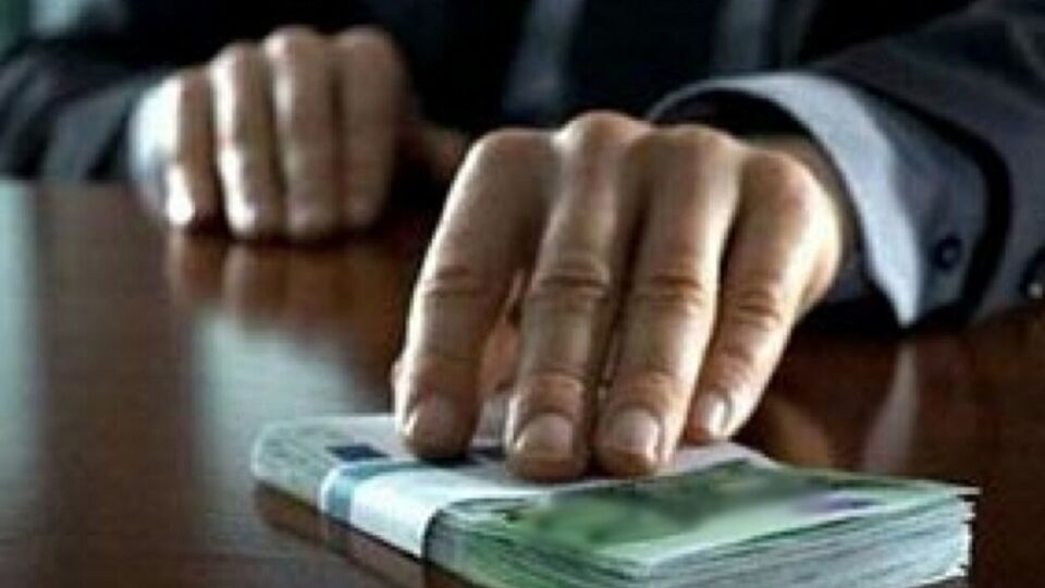 Милиционер попался на взятке