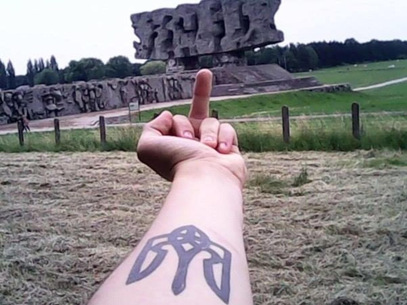 Это фото Влада Кучера вызвало скандал в Польше