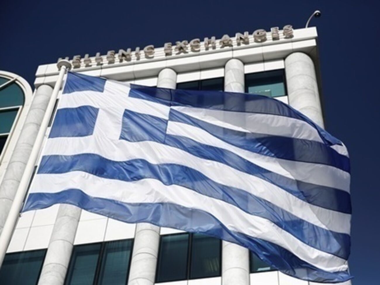 Греция продолжит переговоры в надежде на "жизнеспособное соглашение" в рамках еврозоны