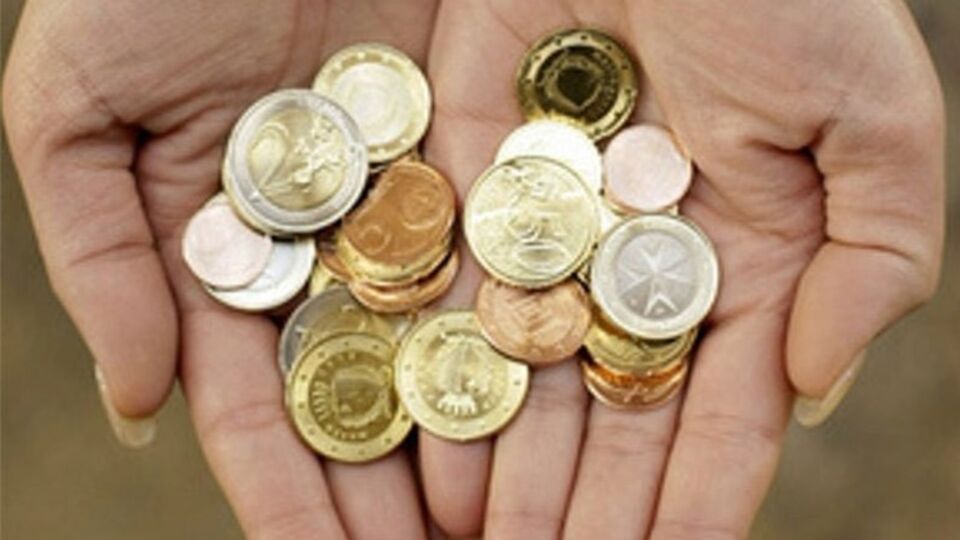 Пользователи сети спасают экономику Греции