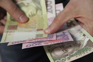 Реальные доходы украинцев уменьшились почти на четверть