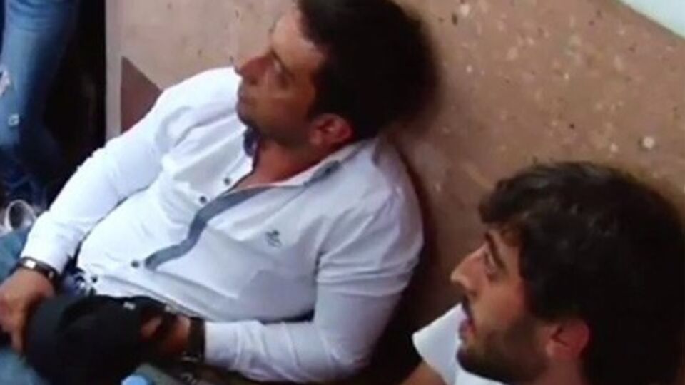 Двое манифестантов в Ереване объявили голодовку