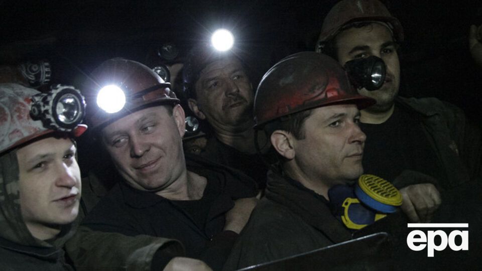 Всех заблокированных в донецких шахтах горняков вывели на поверхность