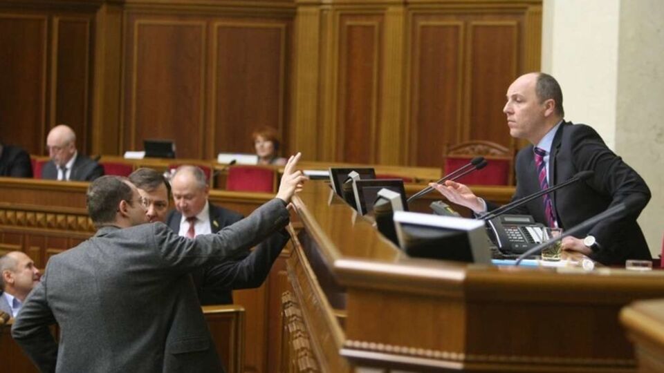 Рада хочет отнести к подследственности Национального антикоррупционного бюро декларирование ложной информации