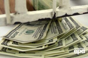 Нацбанк ослабил курс гривны к доллару и евро