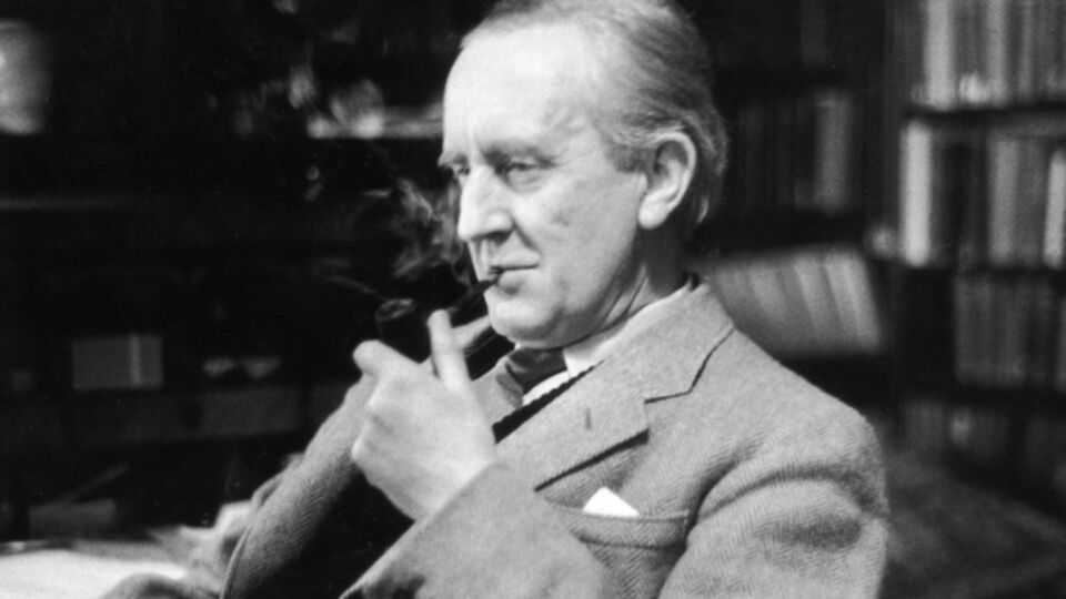 Издание "Хоббита", проданное на аукционе Sotheby's, Толкиен подарил студентке