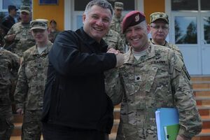 Аваков: Спасибо американцам – они профессиональны, искренни и доброжелательны