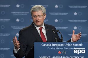 Харпер выступает против возвращения России в G7