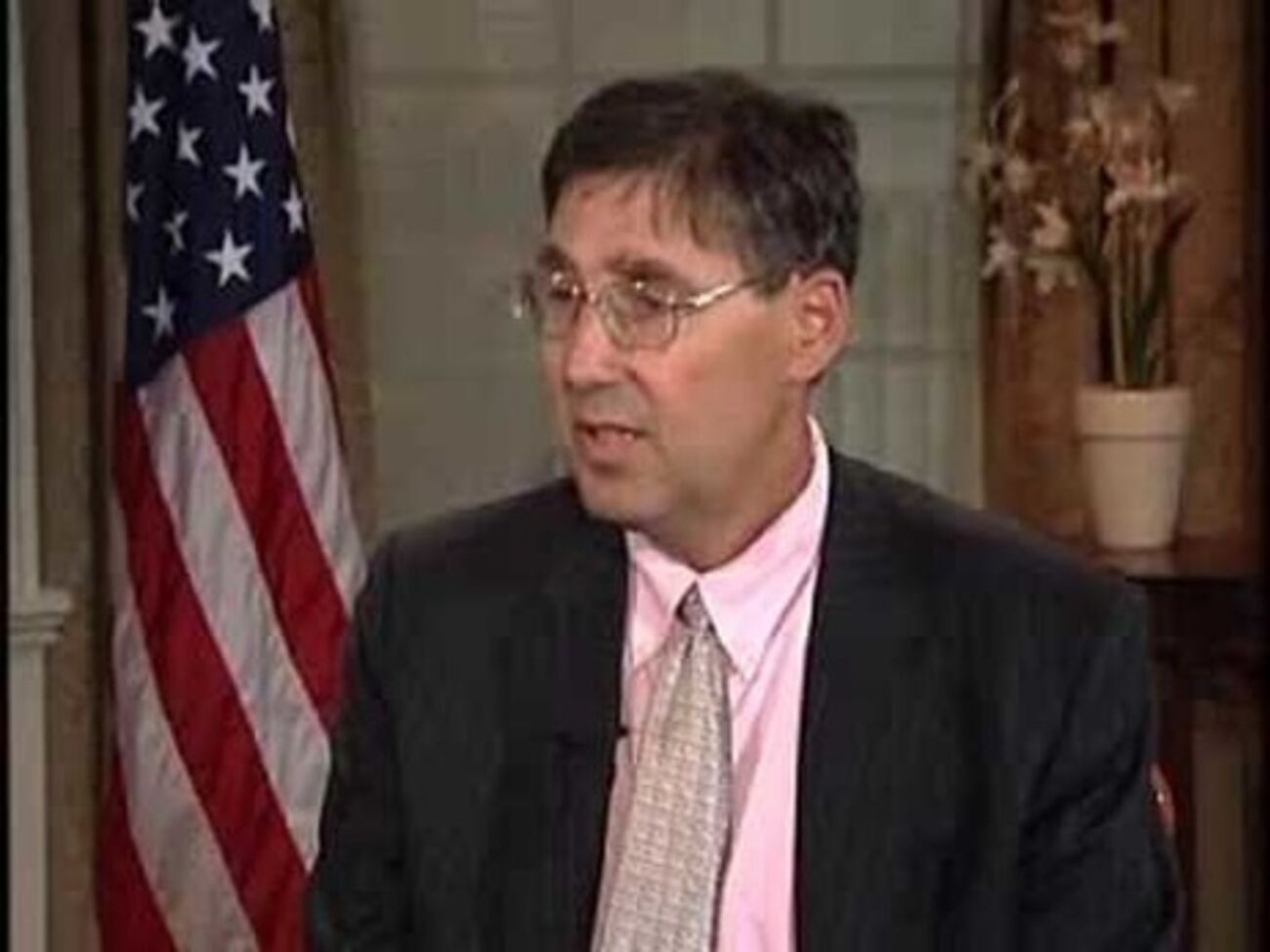 Хербст: США должны были предоставить Украине оружие