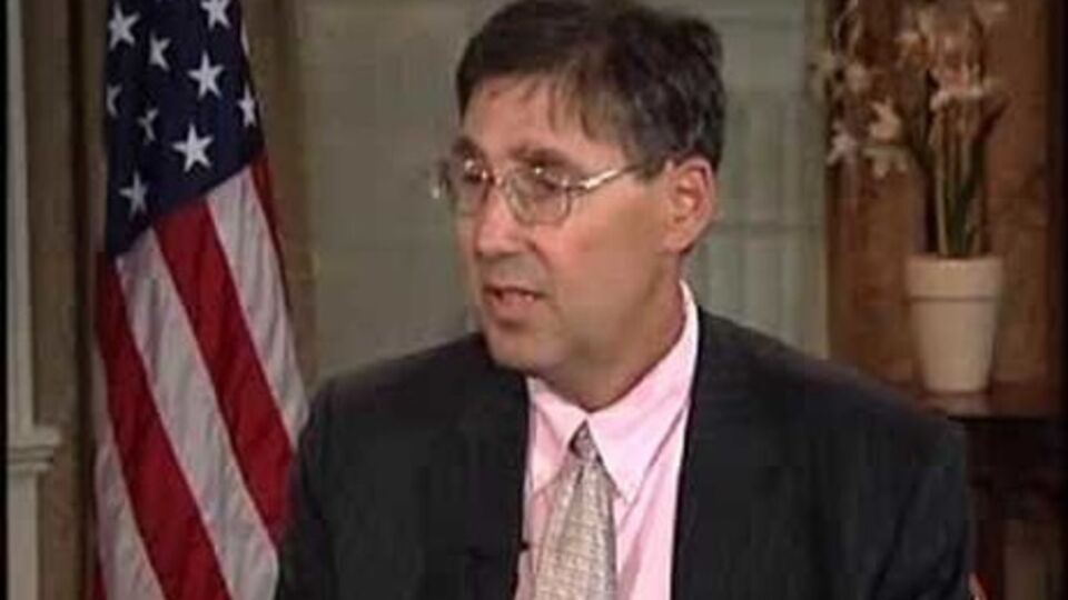 Хербст: США должны были предоставить Украине оружие