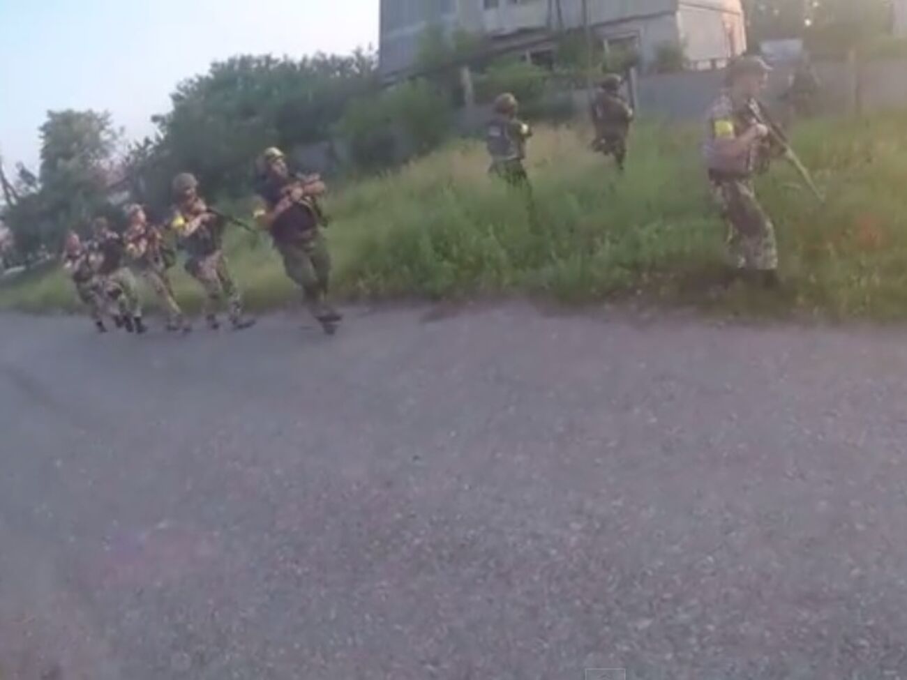 Силы АТО зачищают Марьинку от боевиков