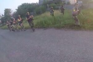 Силы АТО зачищают Марьинку от боевиков