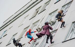 Юных пациентов "Охматдета" проведали супергерои. Фоторепортаж