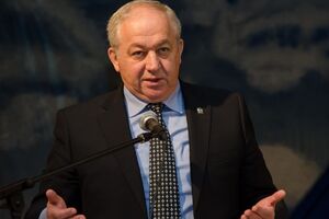 Кабмин просит Порошенко отправить Кихтенко в отставку