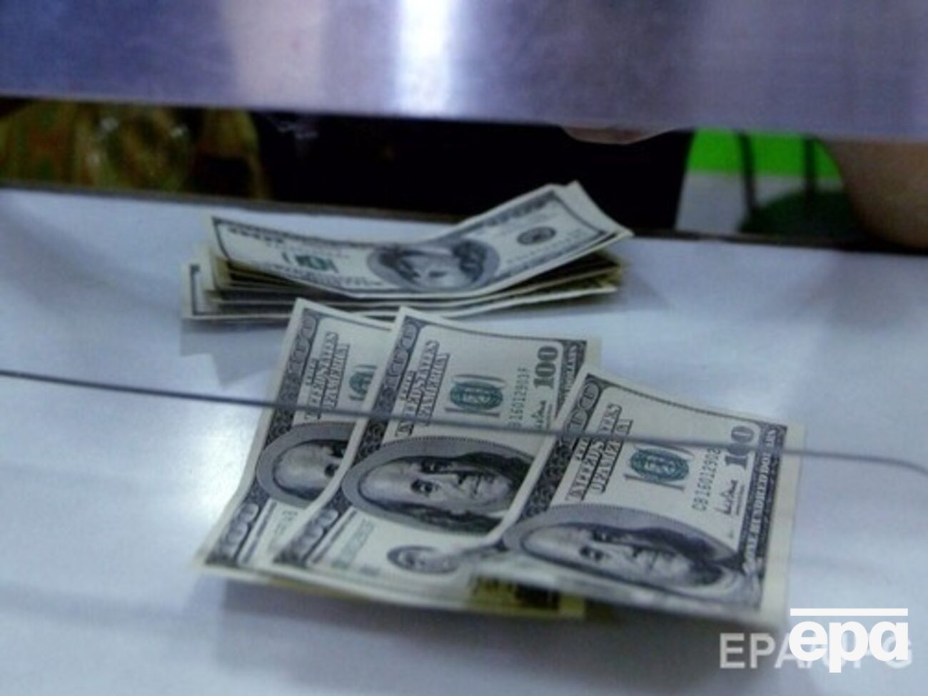 Курс доллара на 8 июня остался практически неизменным