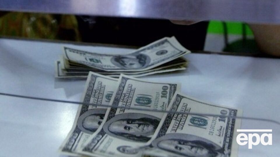 Курс доллара на 8 июня остался практически неизменным