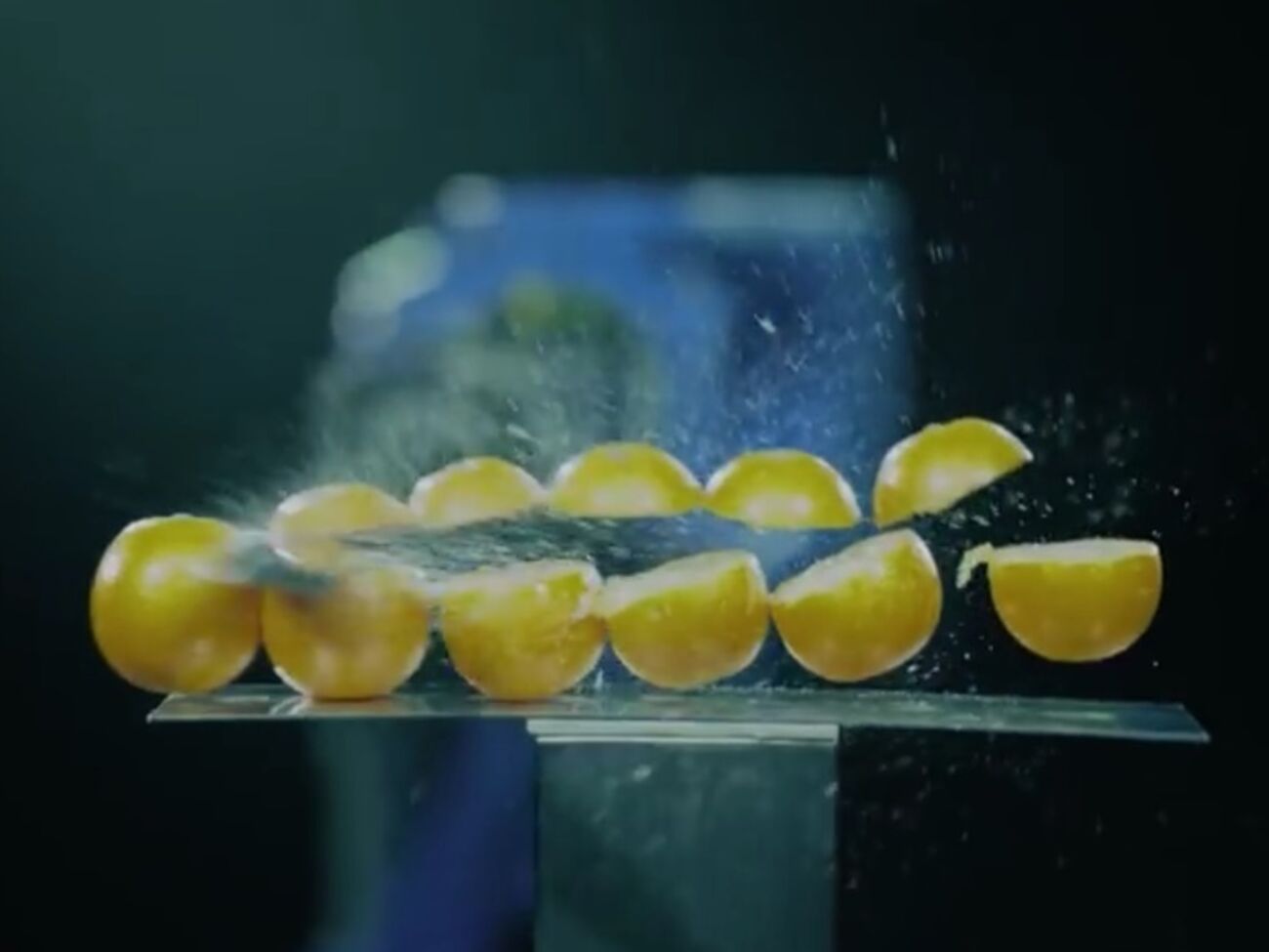 Промышленный робот показал мастерство владения мечем