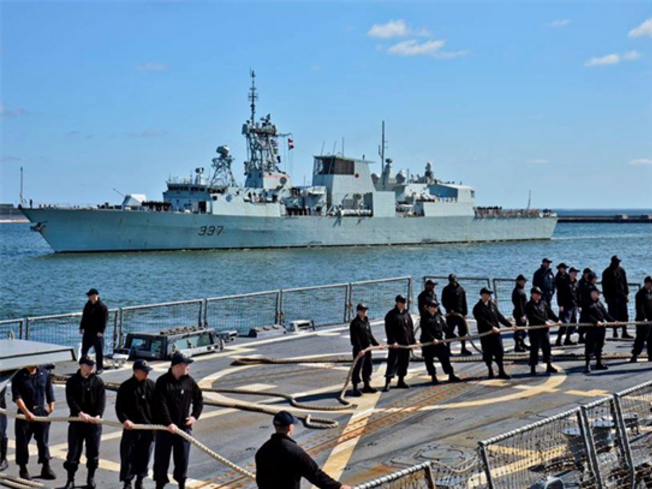 В ходе учений военные отработают противолодочную и противовоздушную оборону, перехватывание подозрительных судов и морских десантов