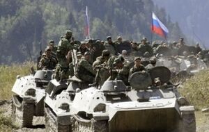 Тымчук: Через Луганск на южное направление переброшена бронегруппа из трех БТР-80, одного БМП-2 и трех танков типа Т-72