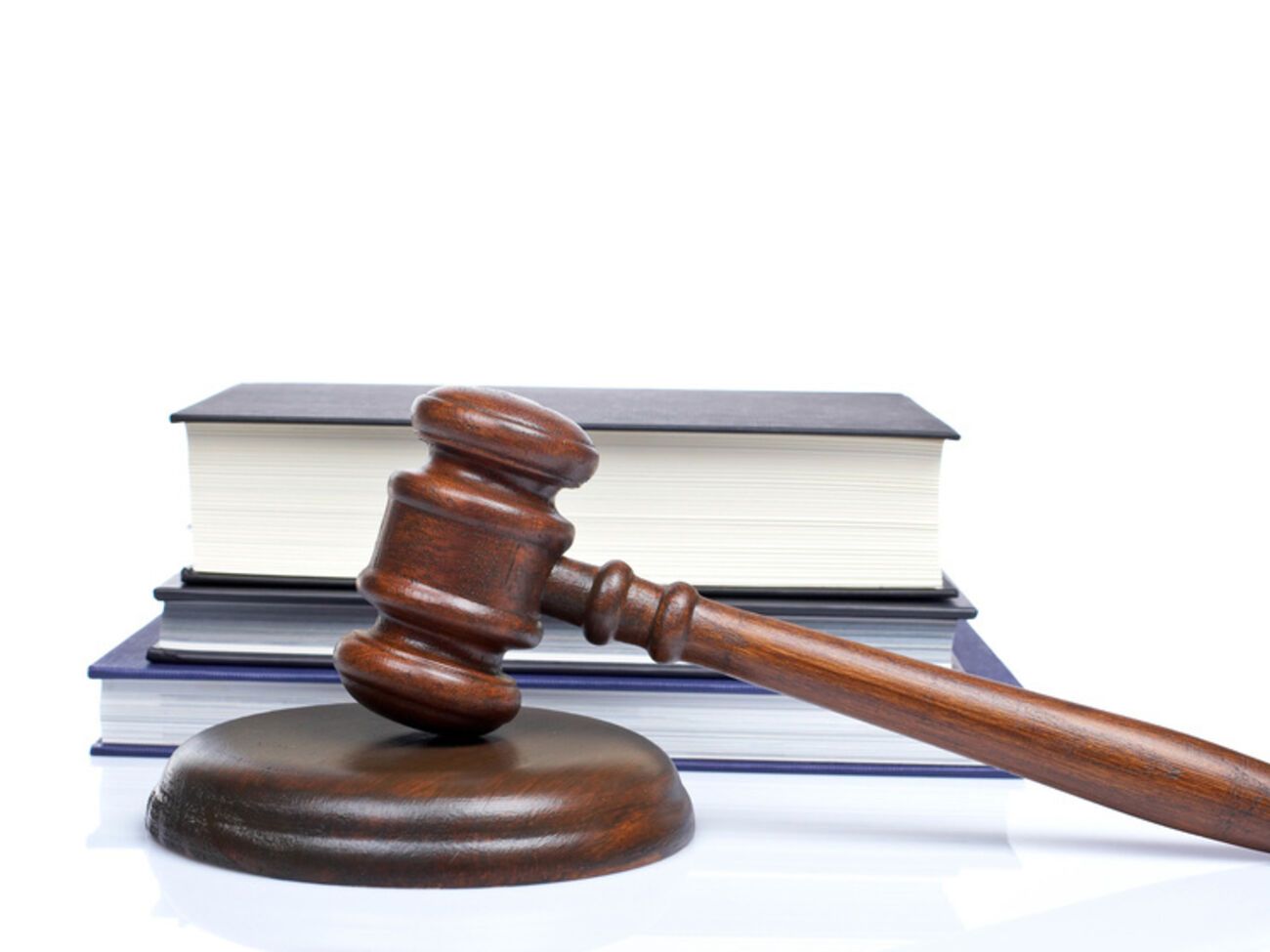 Обвиняемому грозит до 15 лет лишения свободы.