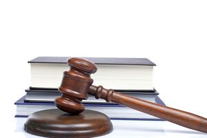 Обвиняемому грозит до 15 лет лишения свободы.