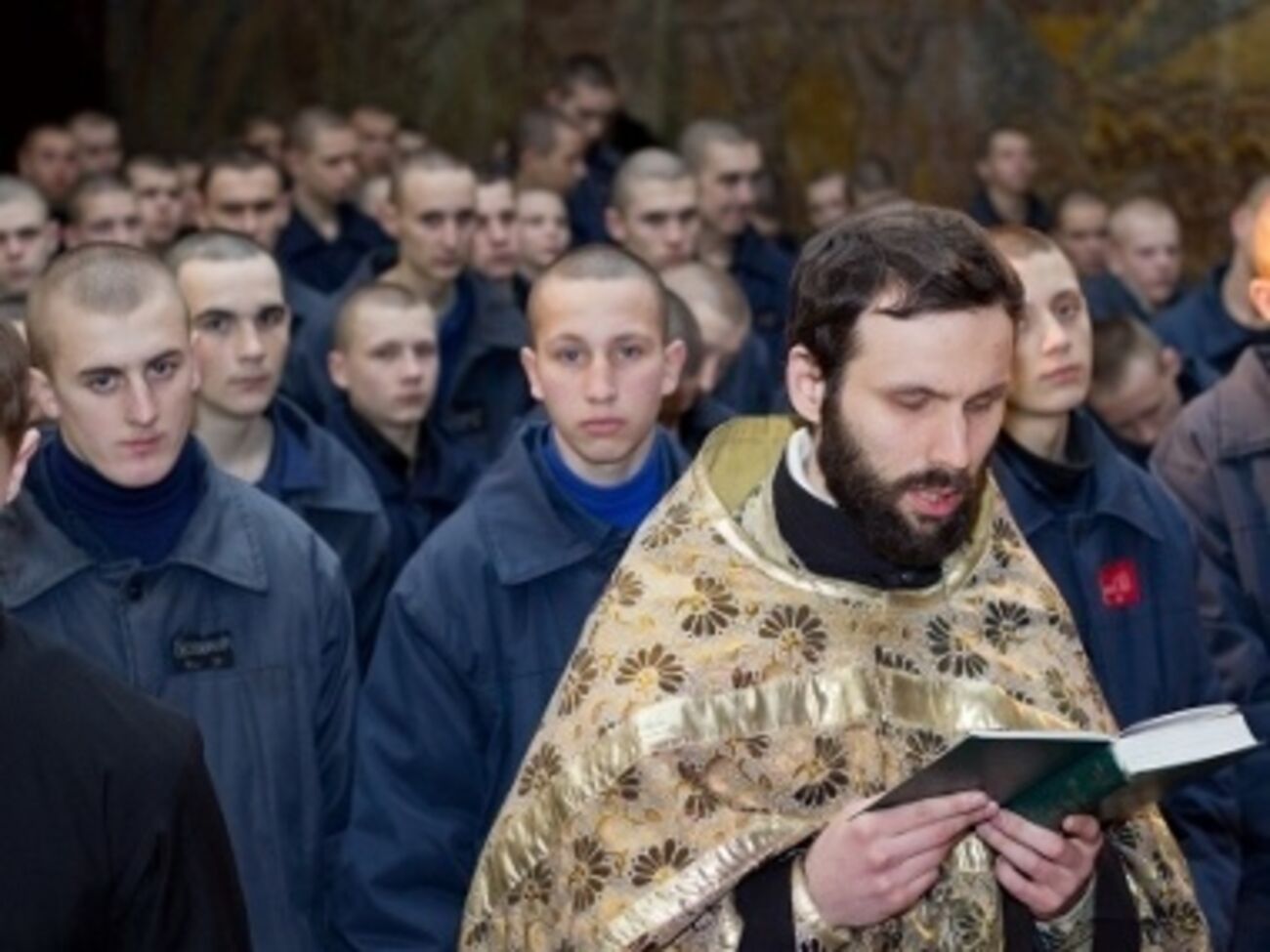 Закон вводит пастырское попечение для осужденных и лиц, взятых под стражу