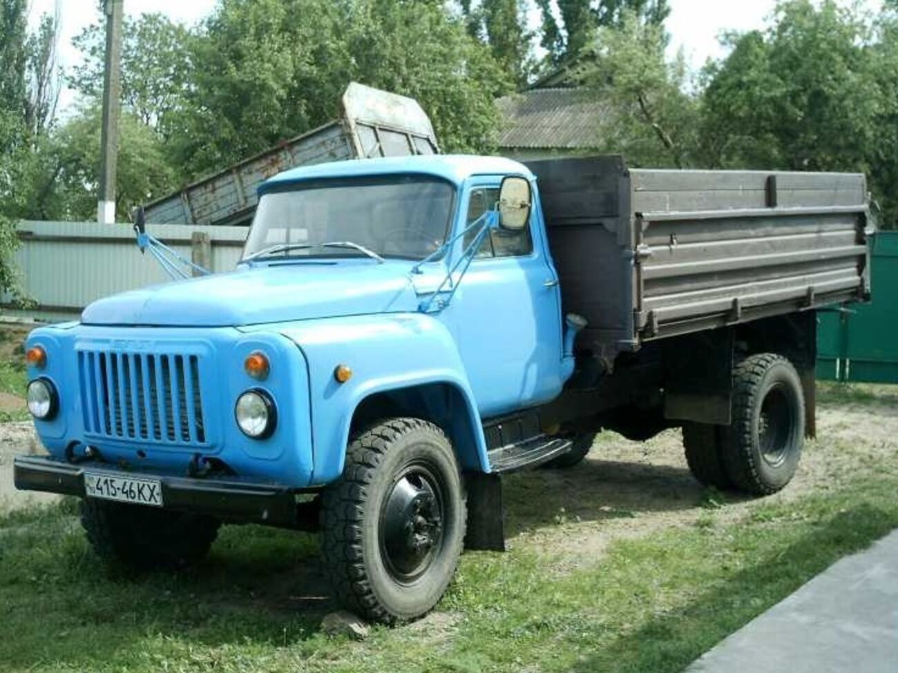 Военные, которые подорвались на мине, передвигались на грузовике ГАЗ-53