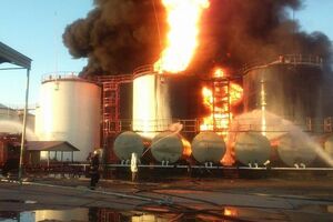 По данным МВД, причина пожара на нефтебазе была технической