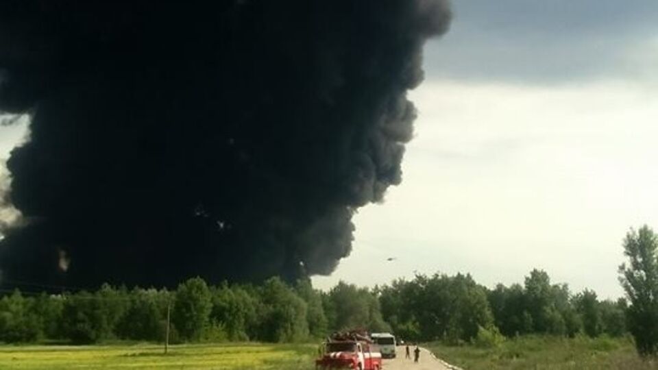 Турчинов считает, что сотрудники нефтебазы поздно сообщили о пожаре