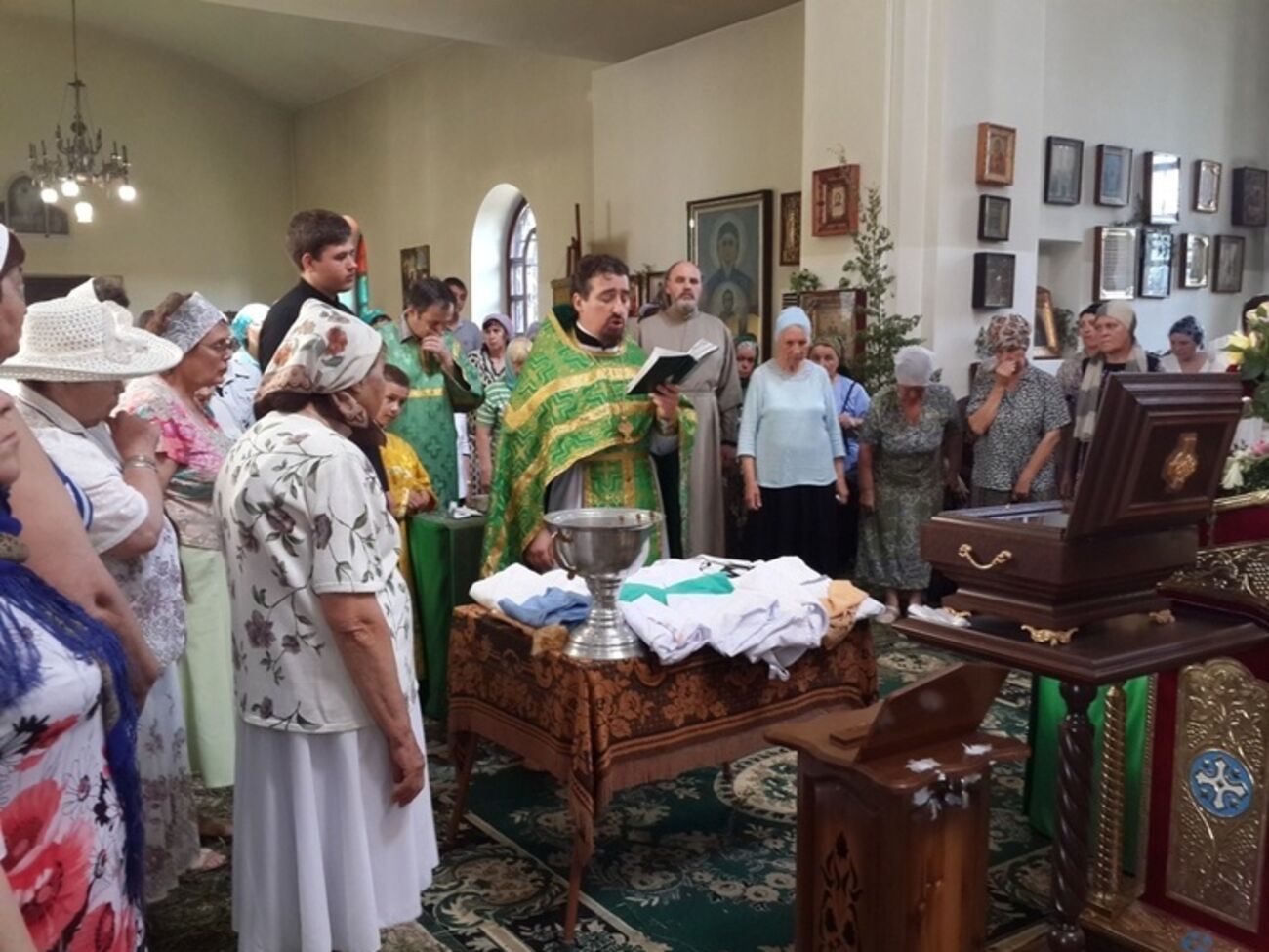 "Минздрав" Крыма зовет врачей в Свято-Троицкий женский монастырь