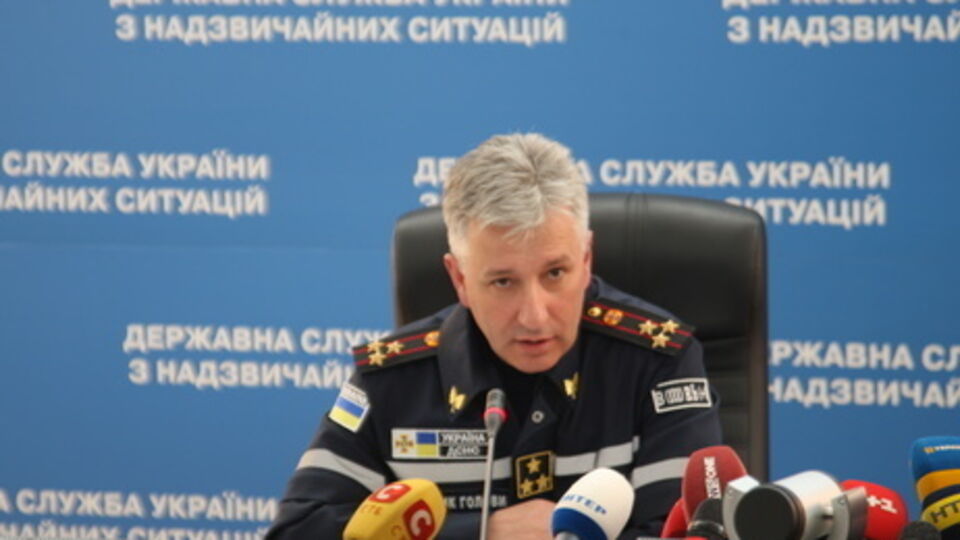 Чечеткин: Информация СМИ об отсутствии в ведомстве пены для тушения и других средств не соответствует действительности