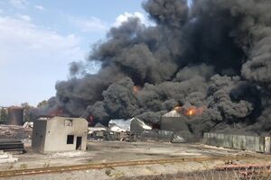 Пожар на нефтебазе в Киевской области