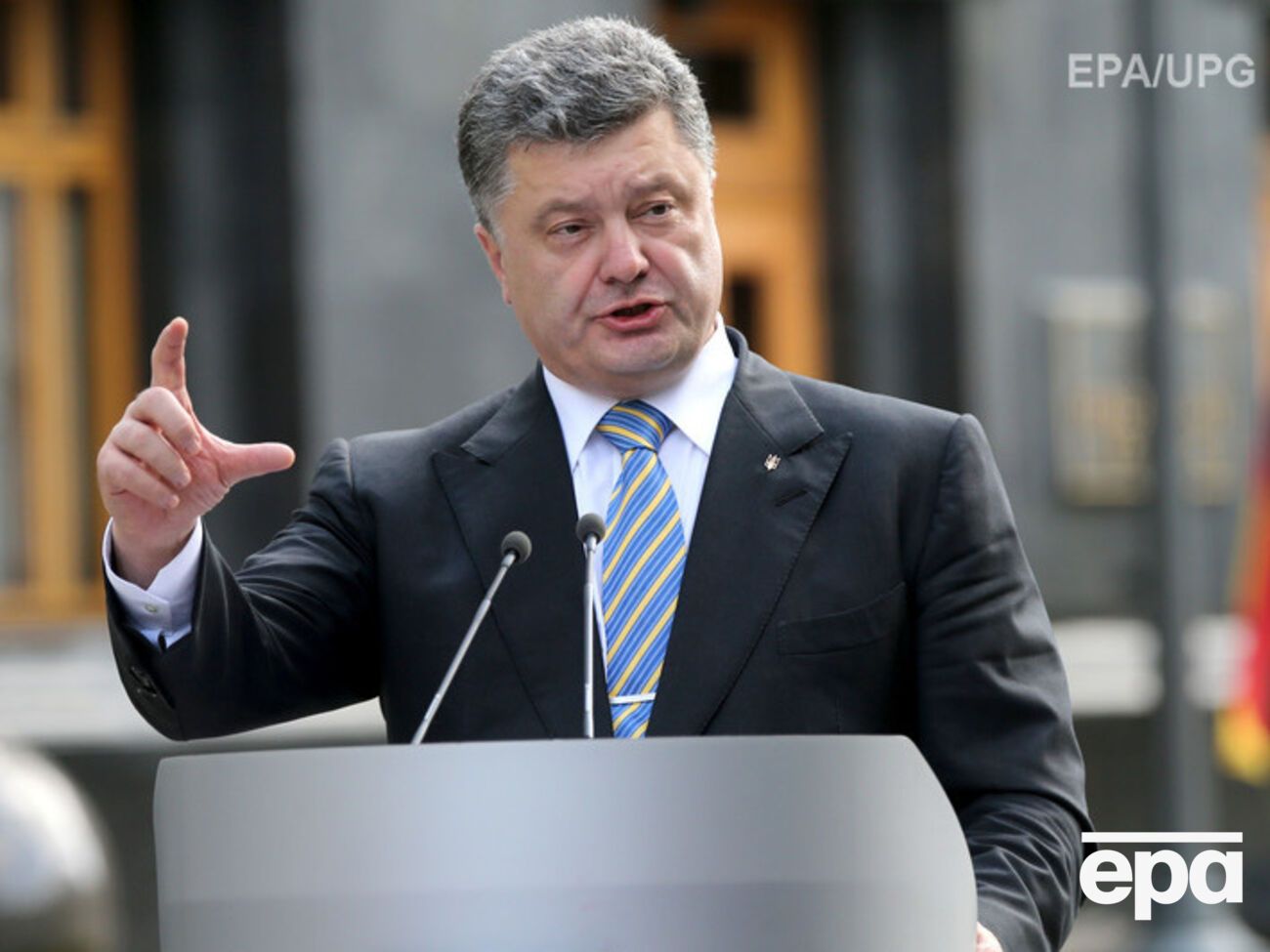 Петр Порошенко представляет в Киеве проект изменений в Конституцию