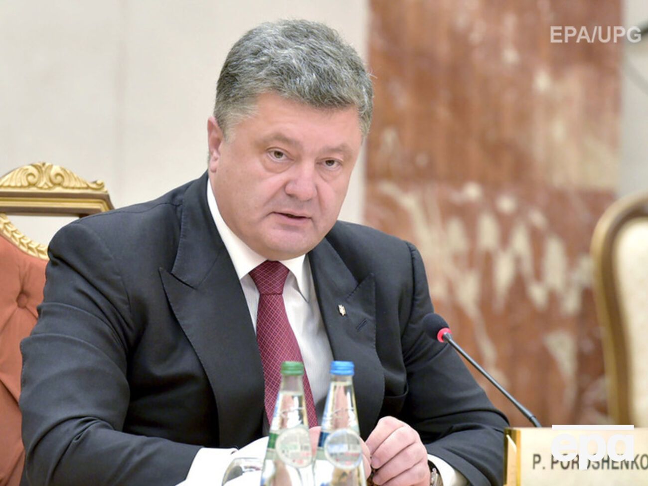Петр Порошенко представляет в Киеве проект изменений в Конституцию