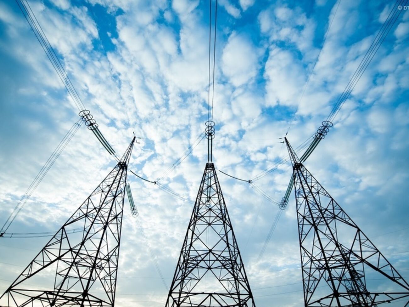 Ремонтные бригады уже работают над восстановлением электроснабжения в пяти областях Украины