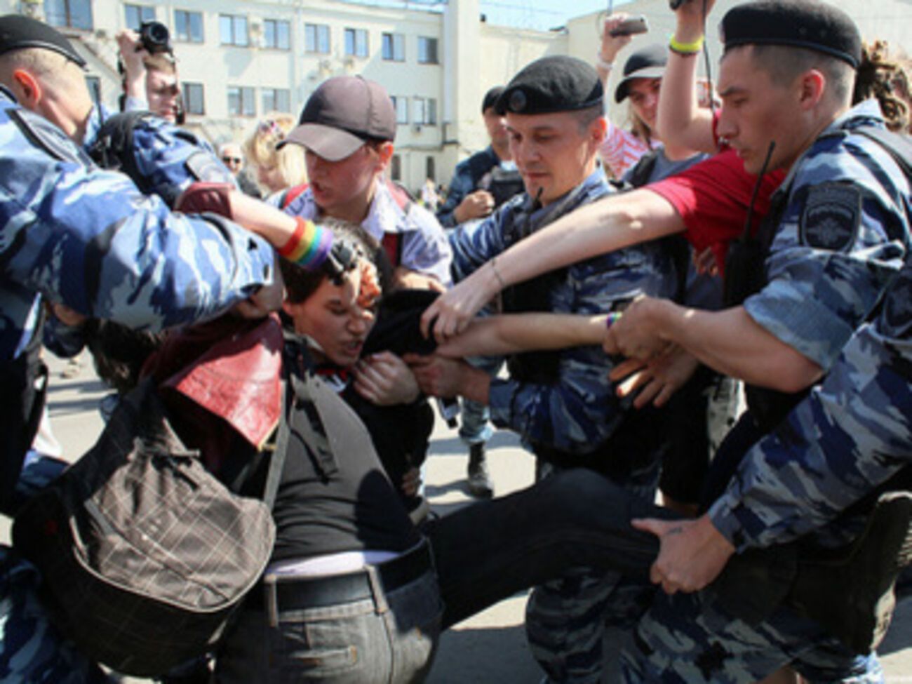 Соцопрос:&nbsp;80% россиян выступают против однополых браков