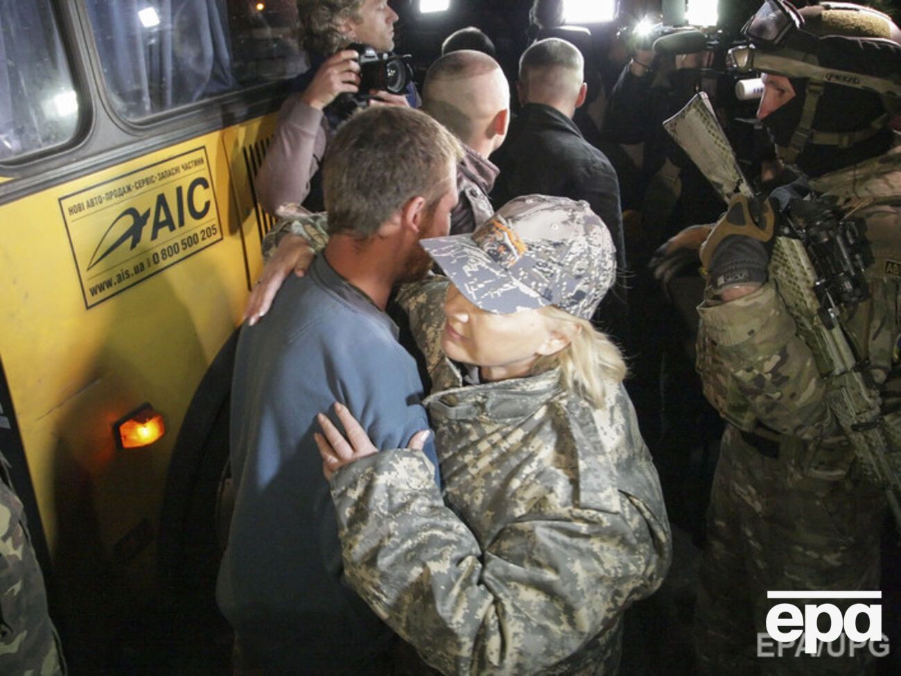 Из плена освобождены еще десять украинских солдат