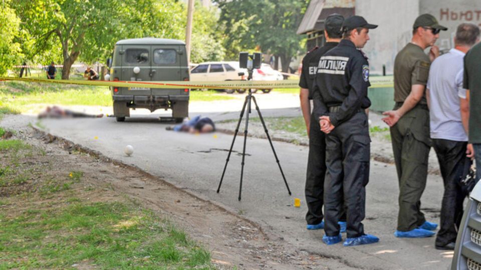 В Харьковской области обнаружили автомобиль преступника, расстрелявшего сотрудников "Укрпошти"