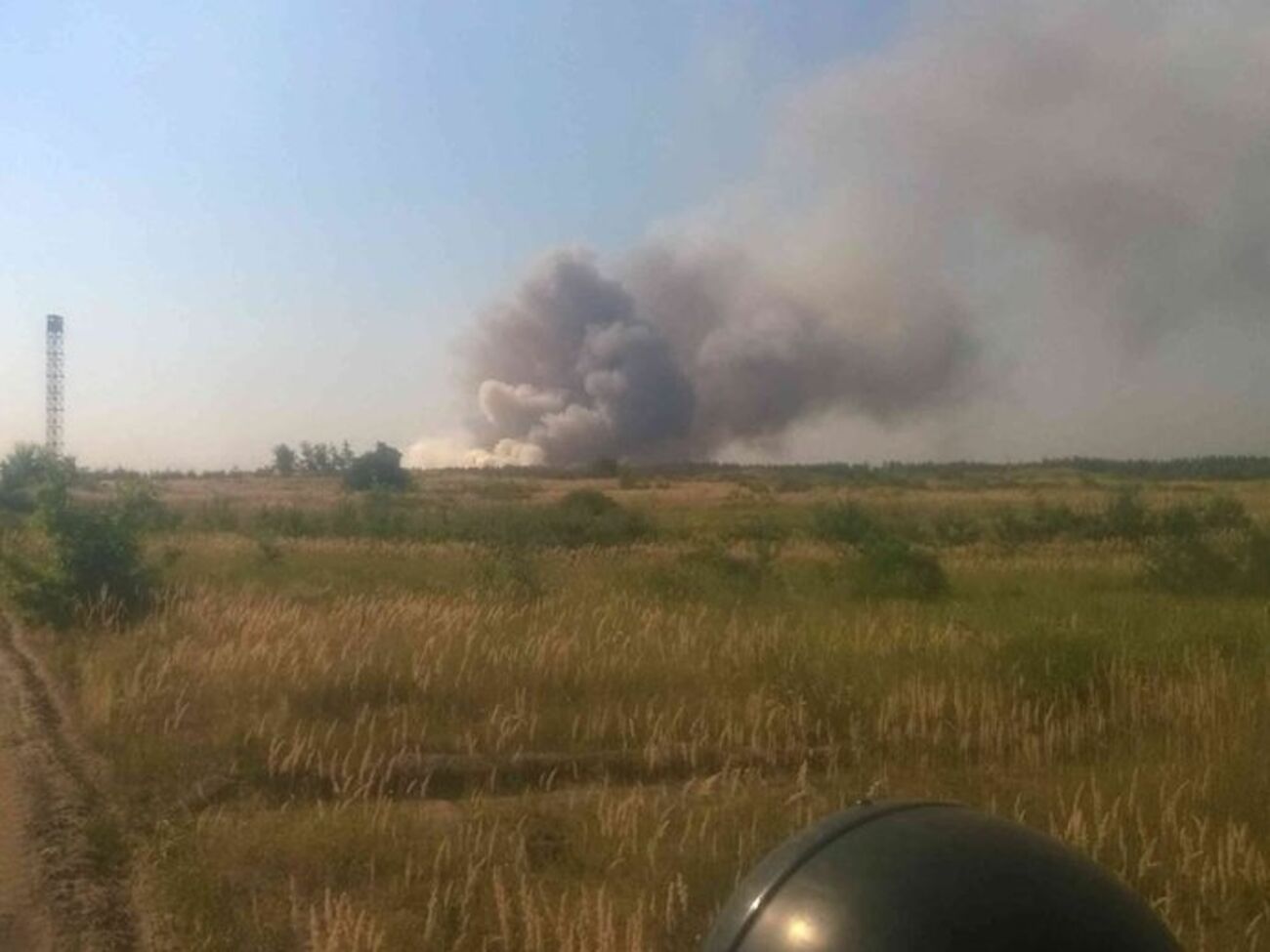 В Луганской области спасатели ликвидировали лесной пожар площадью около 50 га. Фоторепортаж