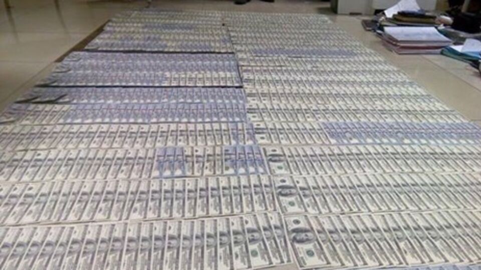 Бутусов: Пойманным на взятке прокурорам продолжают выплачивать зарплату