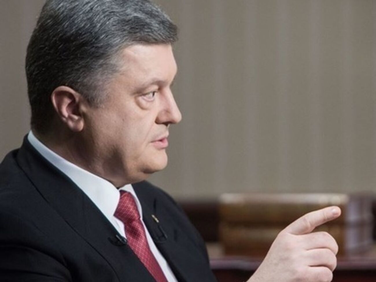 Президент Украины Петр Порошенко провел телефонный разговор с канцлером Германии Ангелой Меркель и президентом Франции Франсуа Олландом