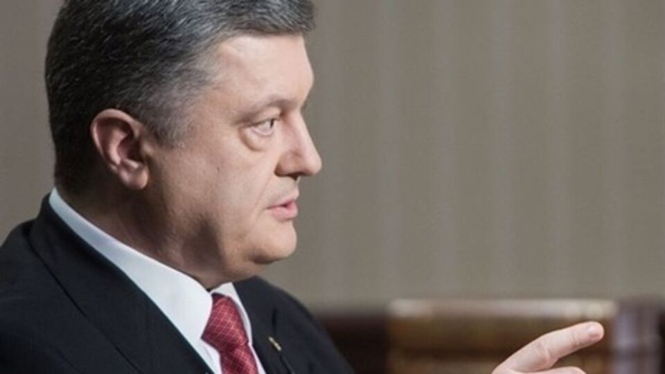 Президент Украины Петр Порошенко провел телефонный разговор с канцлером Германии Ангелой Меркель и президентом Франции Франсуа Олландом