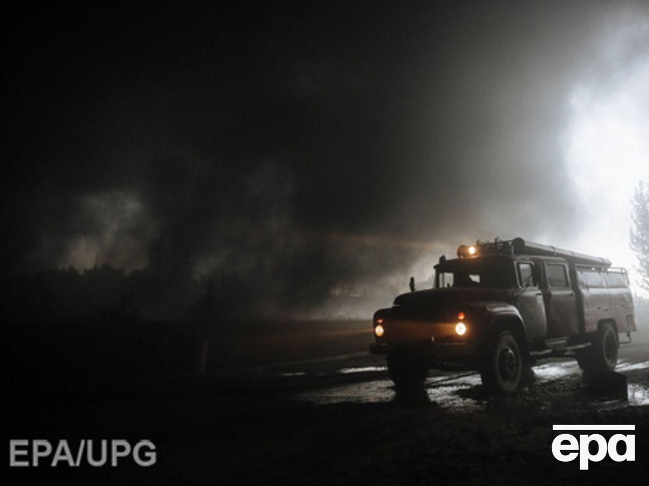 Спасатели продолжают тушение тлеющего торфа&nbsp;