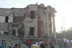 Взрыв произошел с тыльной части консульства