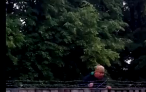 На Волыни группа местных копателей янтаря штурмовала пограничное подразделение, пытаясь вернуть средства незаконной добычи. Видео