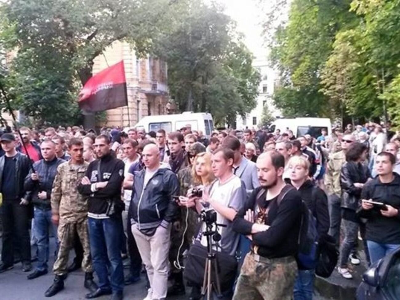 Митинг возле Администрации Президента